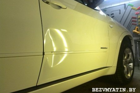 BMW X5 — вмятина на правой передней двери