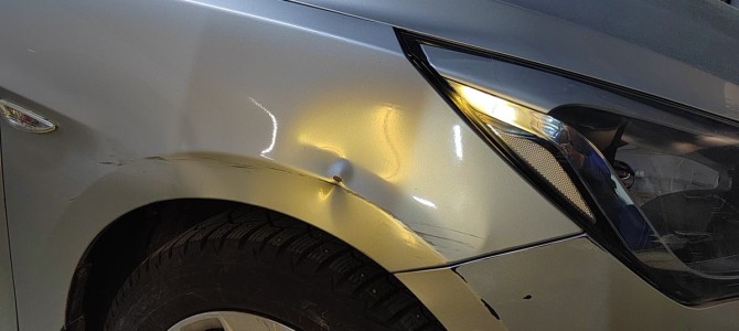 Hyundai Solaris-удалена вмятина на крыле без покраски